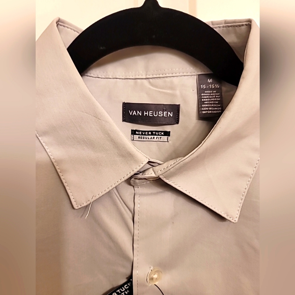 NEW Van Heusen Men's Short Sleeve Dress Shirt Sz Med (15-15 1/2)